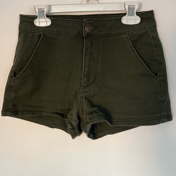 OLIVE GREEN SHORTS HIGH WAISTED - Picture 4 of 5